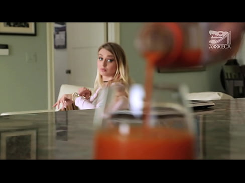 ❤️ Titi handiak eta puxa estua dituen neska beroa galtzailetik oilarra lortzen du, baina oso gogorra ❌ Porno %eu.xxxpornimages.ruan ❌️